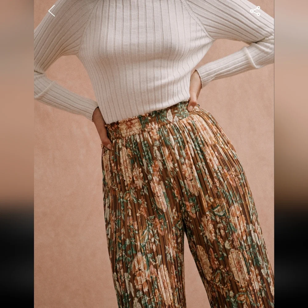 Sezane Cyrano Pleated Flowy Trousers - Floral Brown - Picture 2 of 4